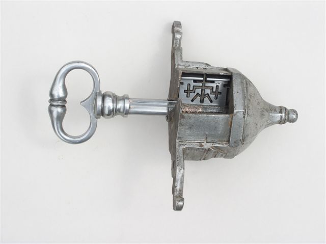 antique-lock-and-new-key1-jpg